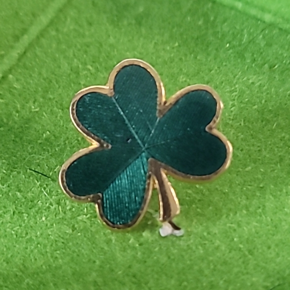 Vtg Hallmark Cloisonne Shamrock 3 Leaf Clover Pin - Picture 2 of 6